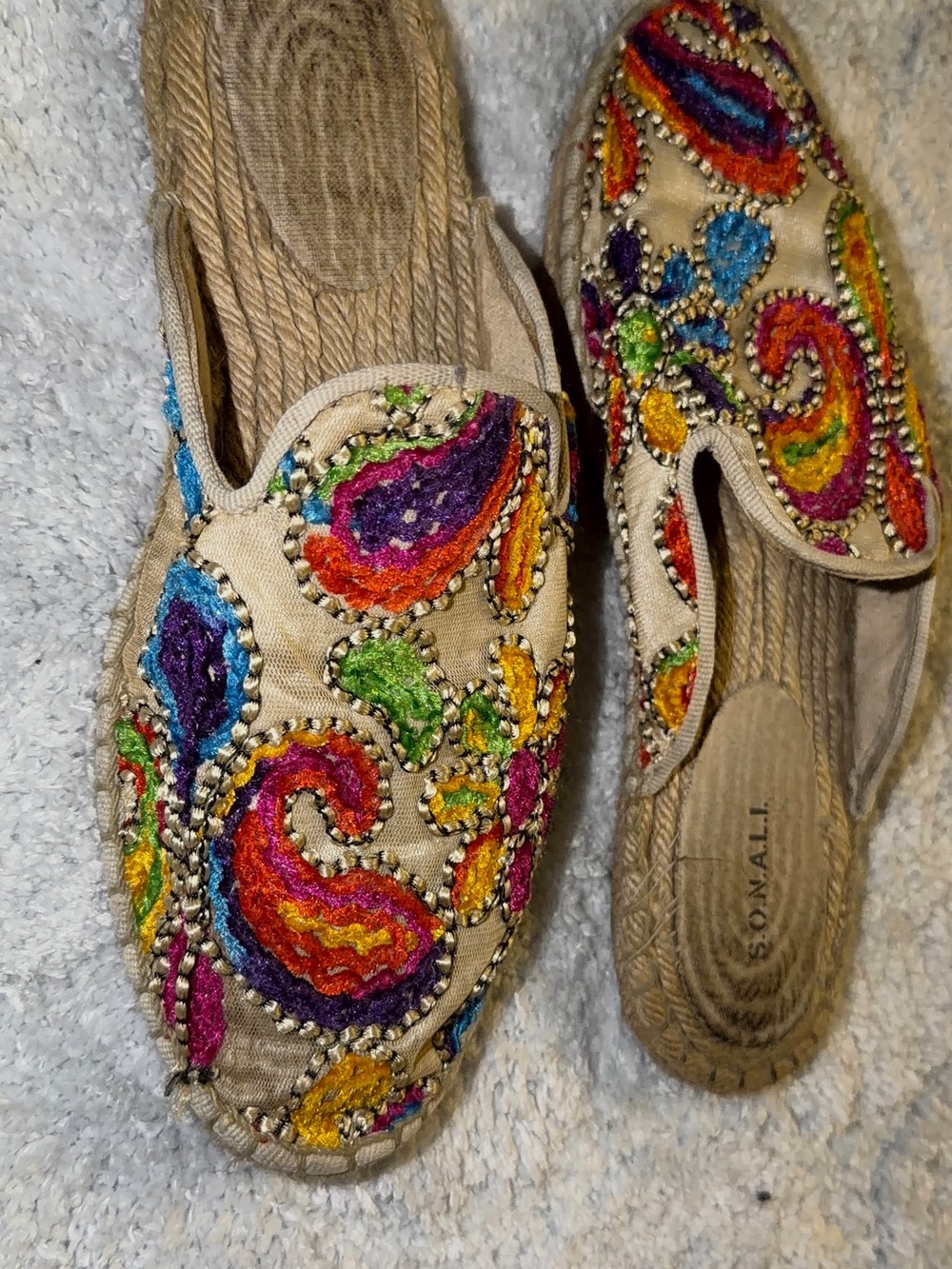 Beige Embroidered Slip-On Mules with Multicolor Paisley
